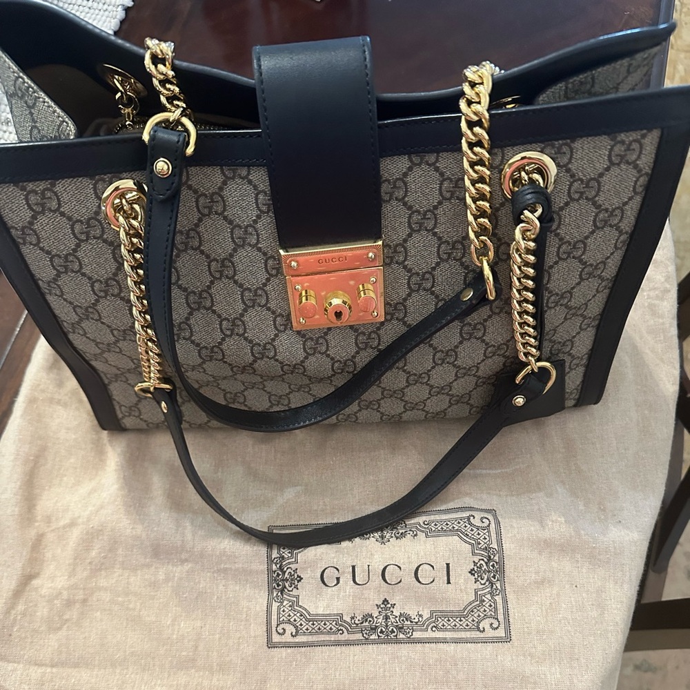 Padlock medium shoulder bag